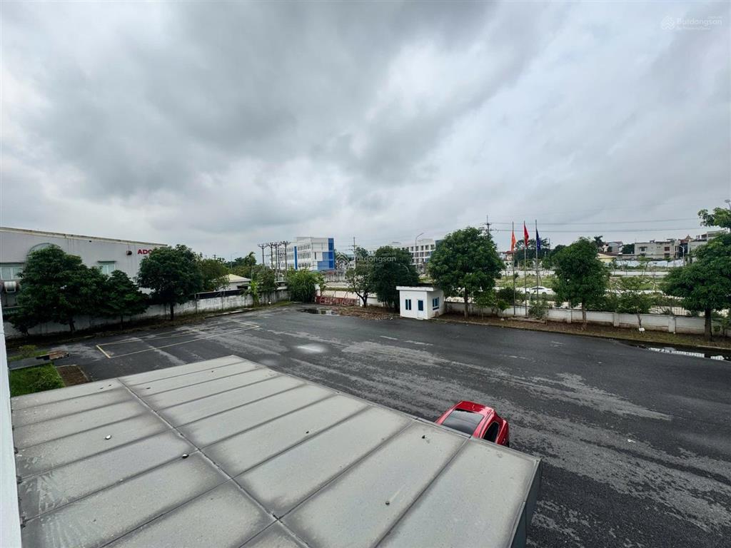 Cho thuê toà nhà văn phòng 4 tầng (720 m²) /1 sàn, tại kcn quang minh, mê linh