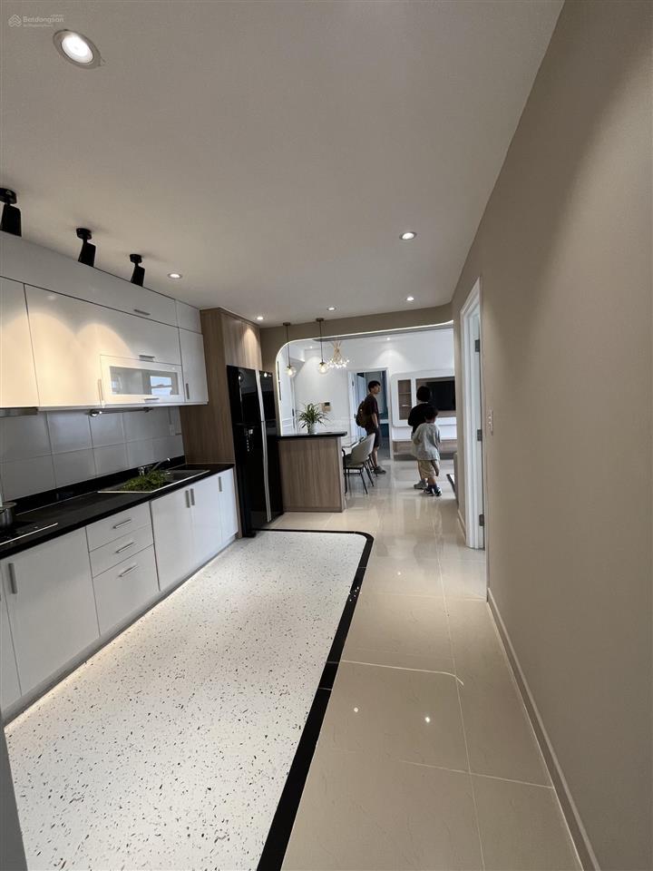 Cho thuê căn hộ cảnh viên 1 phú mỹ hưng, q7 sát trường học quốc tế hàn quốc  0909 875 ***