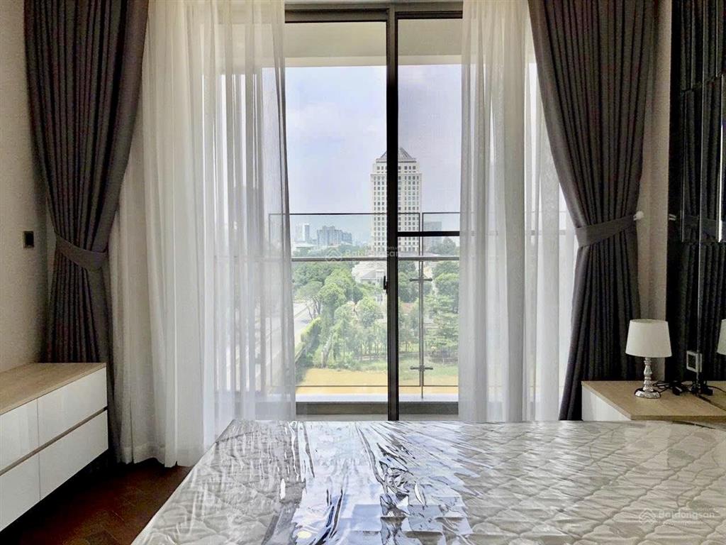 Cho thuê căn hộ midtown phú mỹ hưng ,135m2 ,3pn , 40tr  0909 875 *** nga