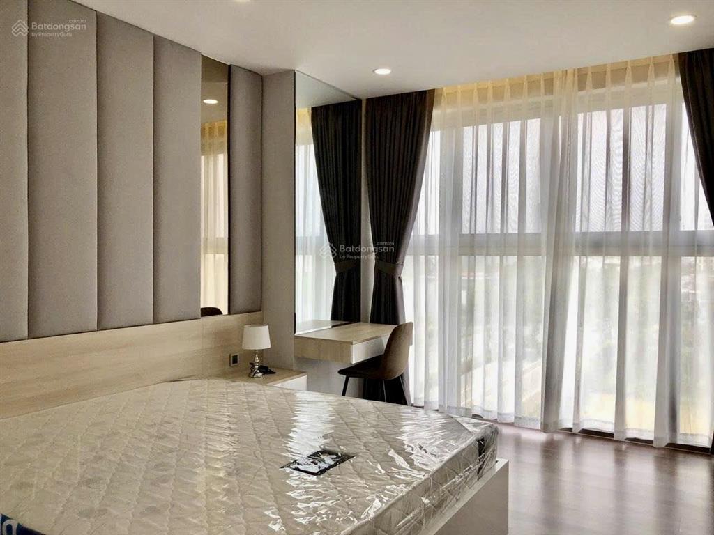 Cho thuê căn hộ midtown phú mỹ hưng ,135m2 ,3pn , 40tr  0909 875 *** nga