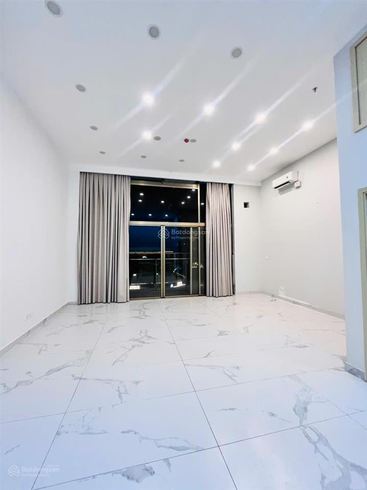 Cho thuê văn phòng tại midtown diện tích 55m  0909 875 *** giá 20tr tại phú mỹ hưng q7
