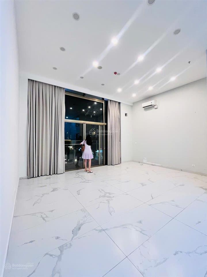 Cho thuê văn phòng tại midtown diện tích 55m  0909 875 *** giá 20tr tại phú mỹ hưng q7