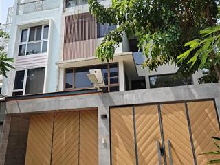 Cho thuê biệt thự có hồ bơi  kdc phú mỹ, 7 phòng ngủ  0909 875 *** q7 hcm