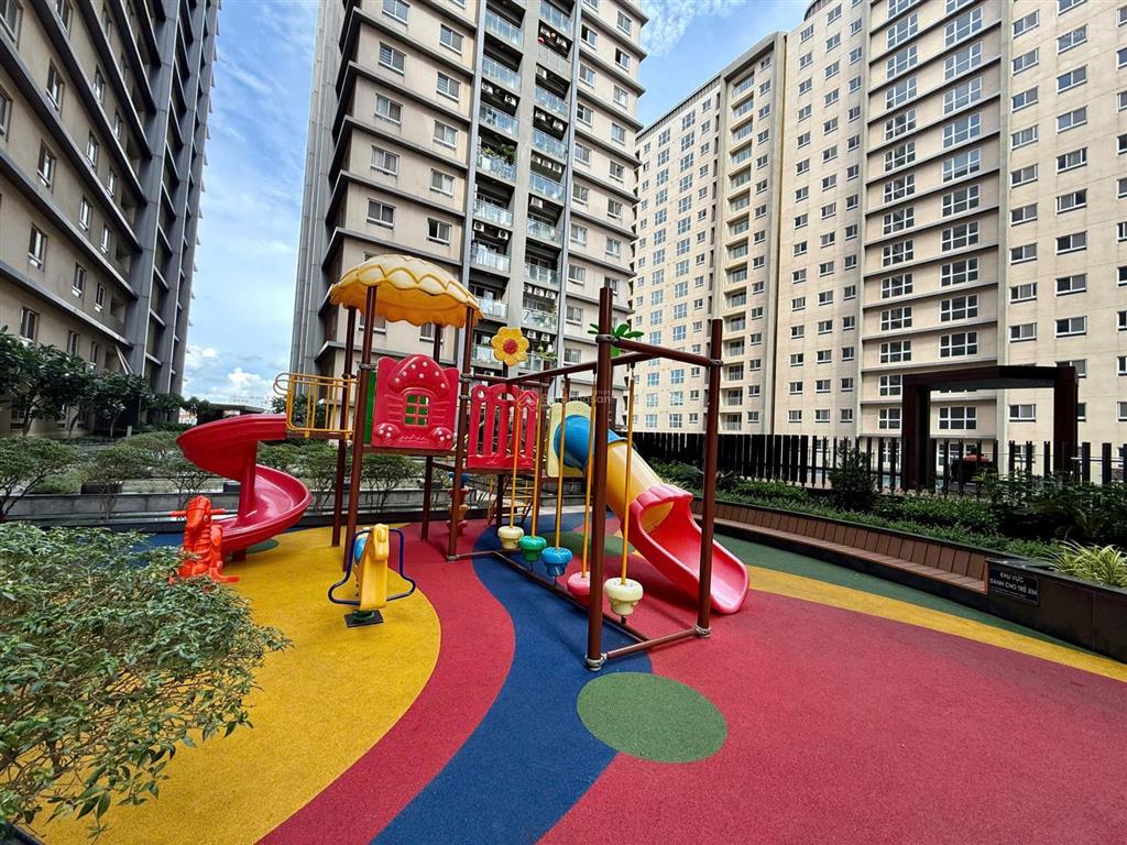 Chính chủ bán gấp cosmo city quận 7  sổ hồng sẵn  tặng full nội thất.  ms nga 0909 875 ***