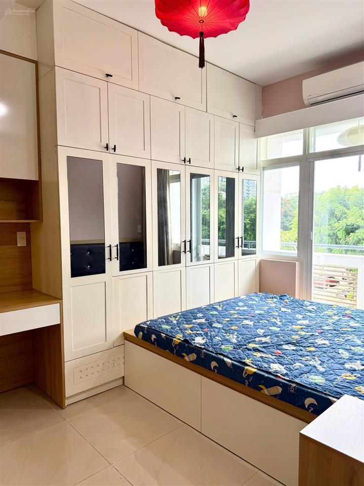 Cho thuê căn hộ cảnh viên 2 phú mỹ hưng.  0909 875 *** ms nga