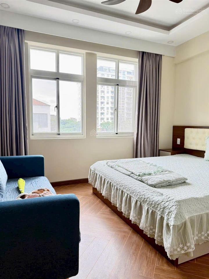 Cho thuê căn hộ cảnh viên 2 phú mỹ hưng.  0909 875 *** ms nga