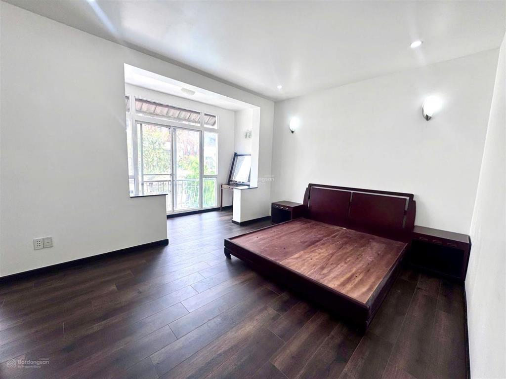 Cho thuê biệt thự liền kề 34 hưng thái 1, phú mỹ hưng, q7 hcm 36tr/th  0909 875 *** em nga