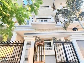 Cho thuê biệt thự phố the peak garden  600 nguyễn lương bằng, quận 7.  0909 875 *** mr nga