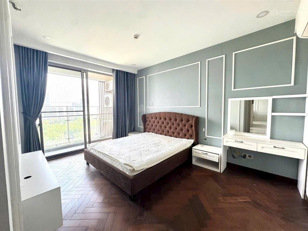 Cần bán căn hộ m5 midtown căn góc view sông tầng cao