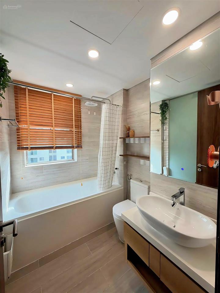 Cho thuê căn hộ midtown 3 phòng ngủ y hình giá 33 triệu/tháng   0909 875 ***