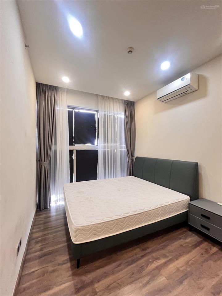 Cho thuê midtown m7 view sông  căn hộ 3 phòng ngủ y hình 40tr/th   0909 875 *** em nga