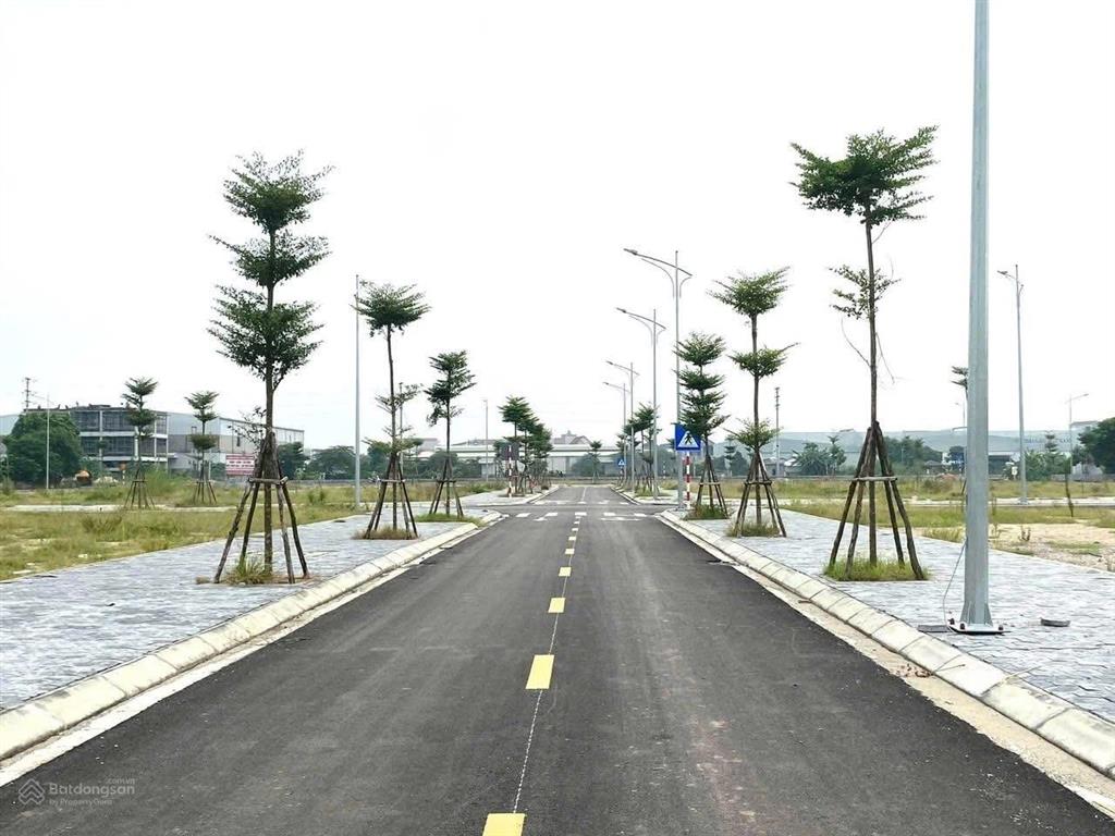 100m2 hướng đông nam, trung tâm ngã tư đẹp đấu giá việt yên gần vđ4 chỉ với 5x tr/m2