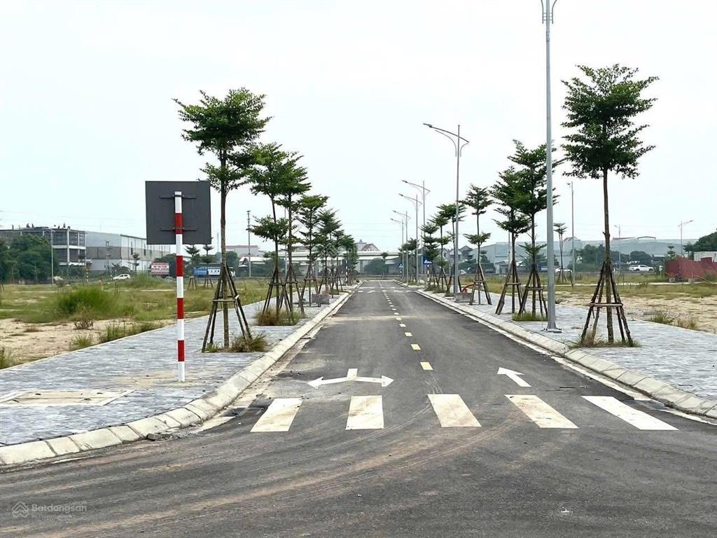 100m2 hướng đông nam, trung tâm ngã tư đẹp đấu giá việt yên gần vđ4 chỉ với 5x tr/m2