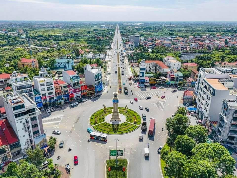 70m2 trục chính trung tâm vòng xuyến văn giang view thoáng và view ecopark tuyệt đẹp giá tốt