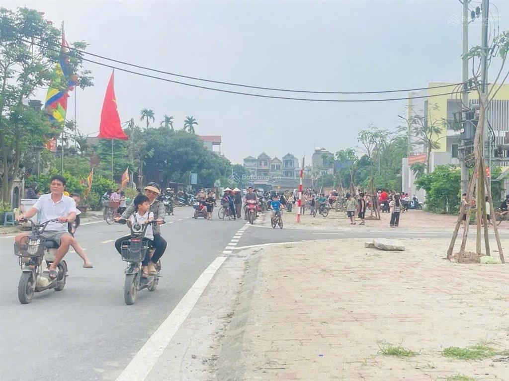 99m2, mặt tiền 9m tại đấu giá đông tảo, hoàn long, hưng yên