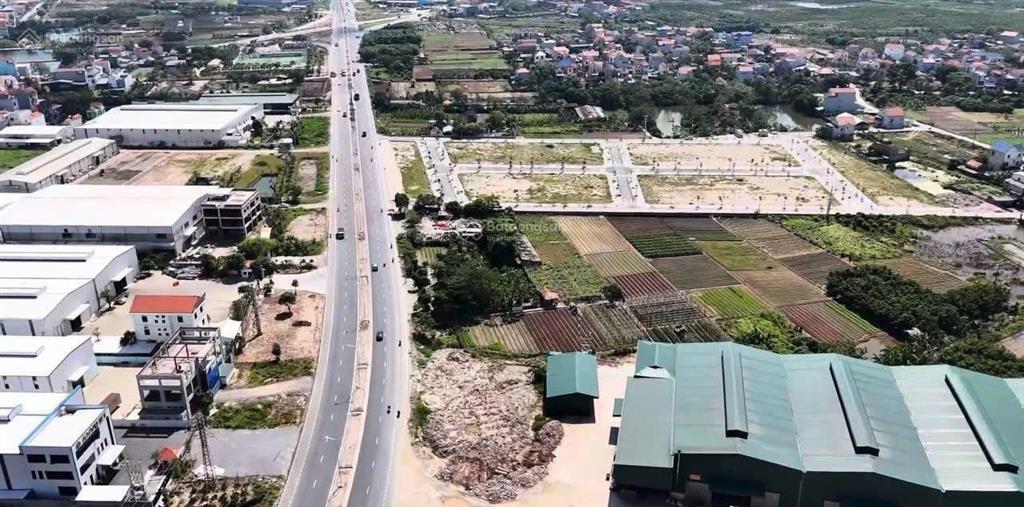 135m2 đấu giá khoá nhu 2 việt yên yên mỹ gần trục chính, ngã 3, mặt sau thoáng, giá cực tốt 4xtr/m2