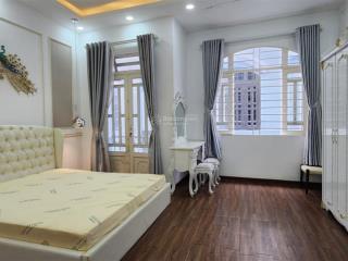 Nhà q7 huỳnh tấn phát giá cực tốt.  ngang 5x10 m dt sd 150m2 4pn 3wc .  0942 826 ***