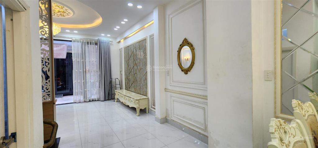 Nhà q7 huỳnh tấn phát giá cực tốt.  ngang 5x10 m dt sd 150m2 4pn 3wc .  0942 826 ***