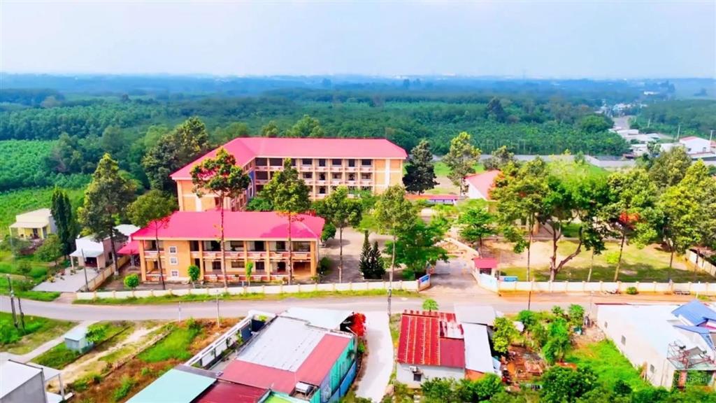 Chủ cần bán gấp lô đất 2 mặt tiền đối diện trường học cấp 2, khu dân cư hiện hữu 0901 336 ***