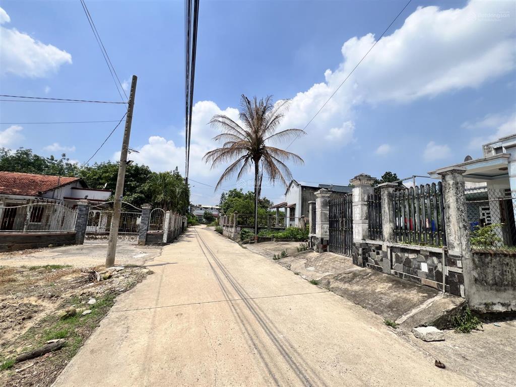 Chủ gửi bán lô đất nằm ngay khu dân cư, đối diện kcn và trường đại học hàng không