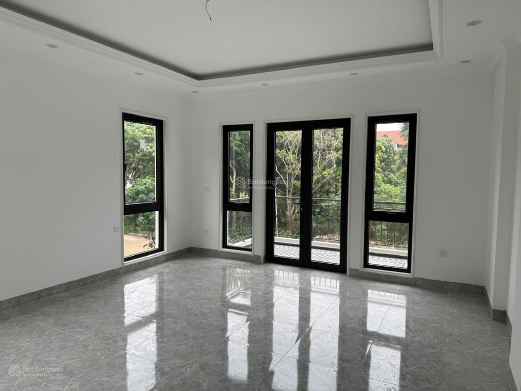 Cho thuê biệt thự sân vườn 400m2 kđt quang minh  10 phòng khép kín, nhận nhà ngay