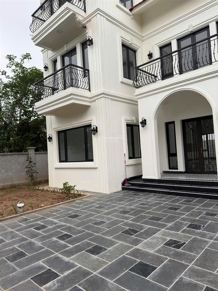 Cho thuê biệt thự sân vườn 400m2 kđt quang minh  10 phòng khép kín, nhận nhà ngay