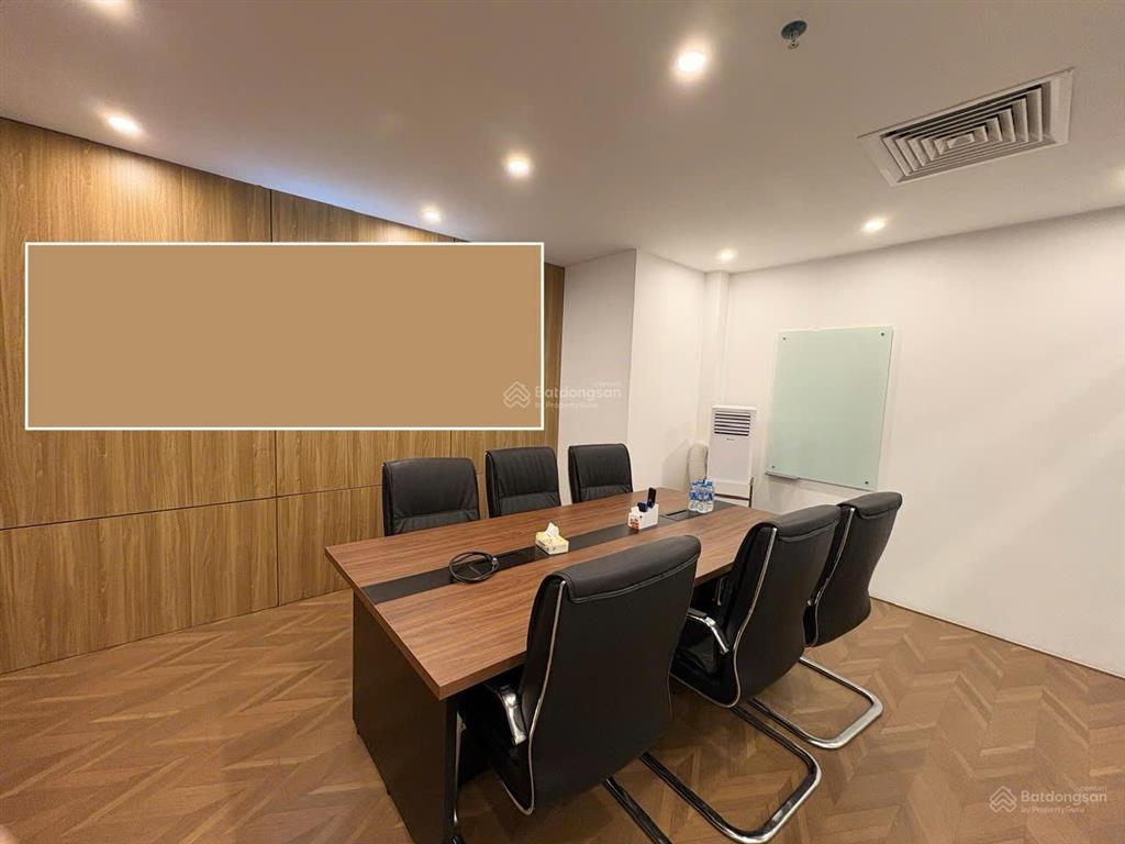 Cho thuê văn phòng 255m2 tại khu đô thị ngoại giao đoàn view thoáng đẹp, giá ưu đãi.  0983 492 ***