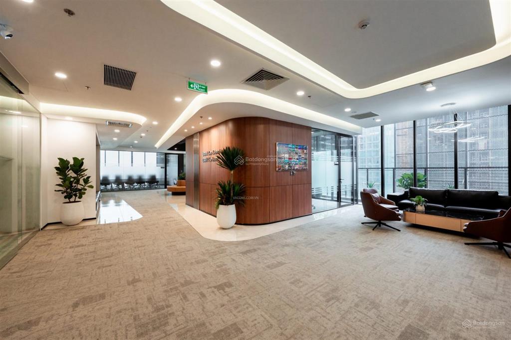 Cần cho thuê văn phòng diện tích 143m2 tại hoàng đạo thúy, giá chỉ 260k/m2.  0983 492 ***