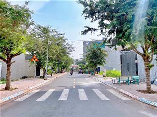 Bán đất góc 3 mặt tiền hẻm 423 vườn lài cách cầu sắt 700m