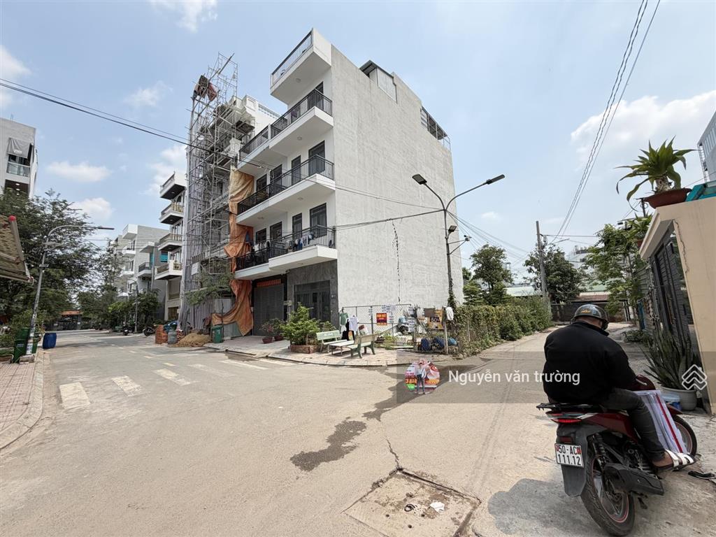 Bán đất góc 2 mặt tiền trước sau hẻm 423 vườn lài cách cầu sắt 700m