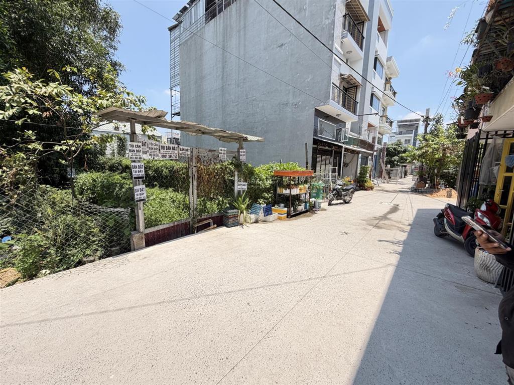 Bán đất hẻm 301 vườn lài gần cầu sắt cách 900m