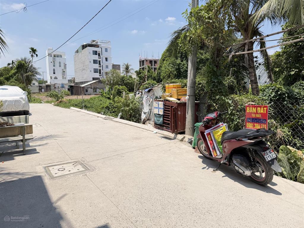 Bán đất hẻm 301 vườn lài gần cầu sắt cách 900m