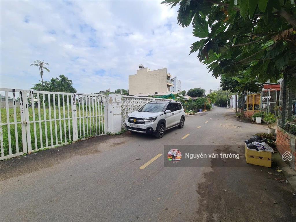 Bán đất mặt tiền hẻm 301 vườn lài gần cầu sắt ,sát sông sài gòn