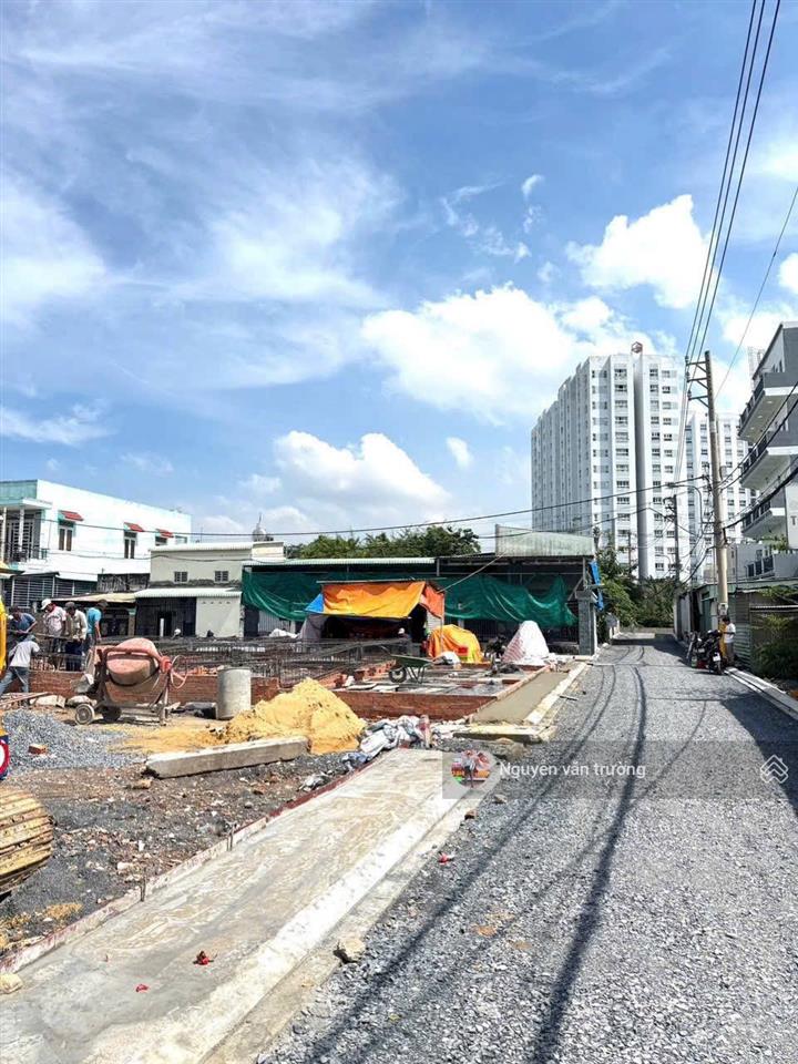 Bán đất mặt tiền vườn lài vào 1 sẹc gần cầu sắt