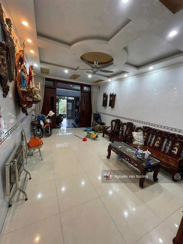 Bán nhà thuộc 1 sẹc sông vàm thuật vườn lài nhà 2 lầu 5mx26m