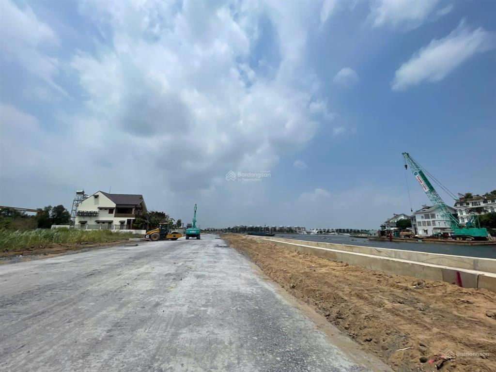 Bán đất mặt tiền sông vàm thuật vườn lài nhìn sang công viên gò vấp 5mx29,2m