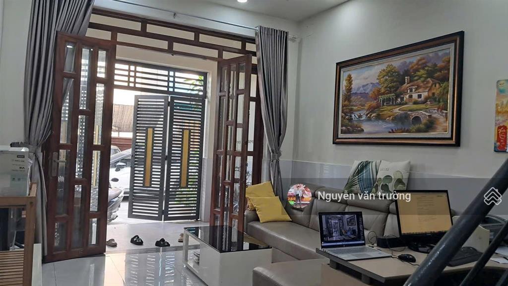 Bán nhà phố 3 lầu hẻm vườn lài gần cầu sắt