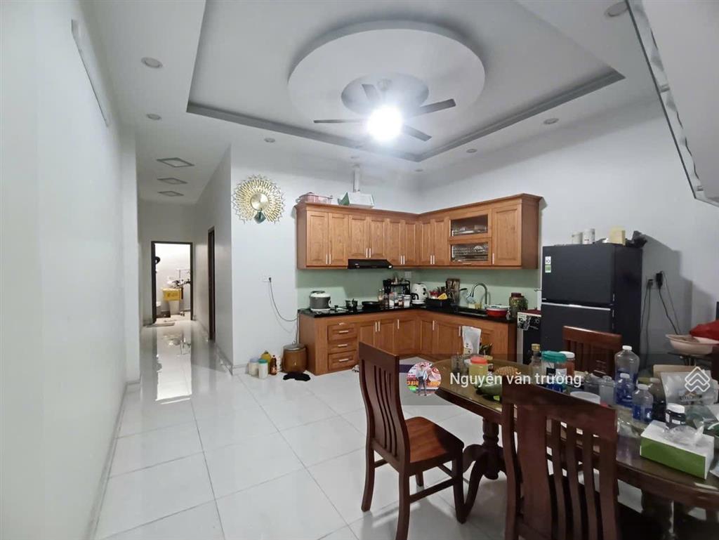 Bán nhà mặt tiền đường vườn lài ngay ngã tư chợ vườn lài, nhà 2 tầng