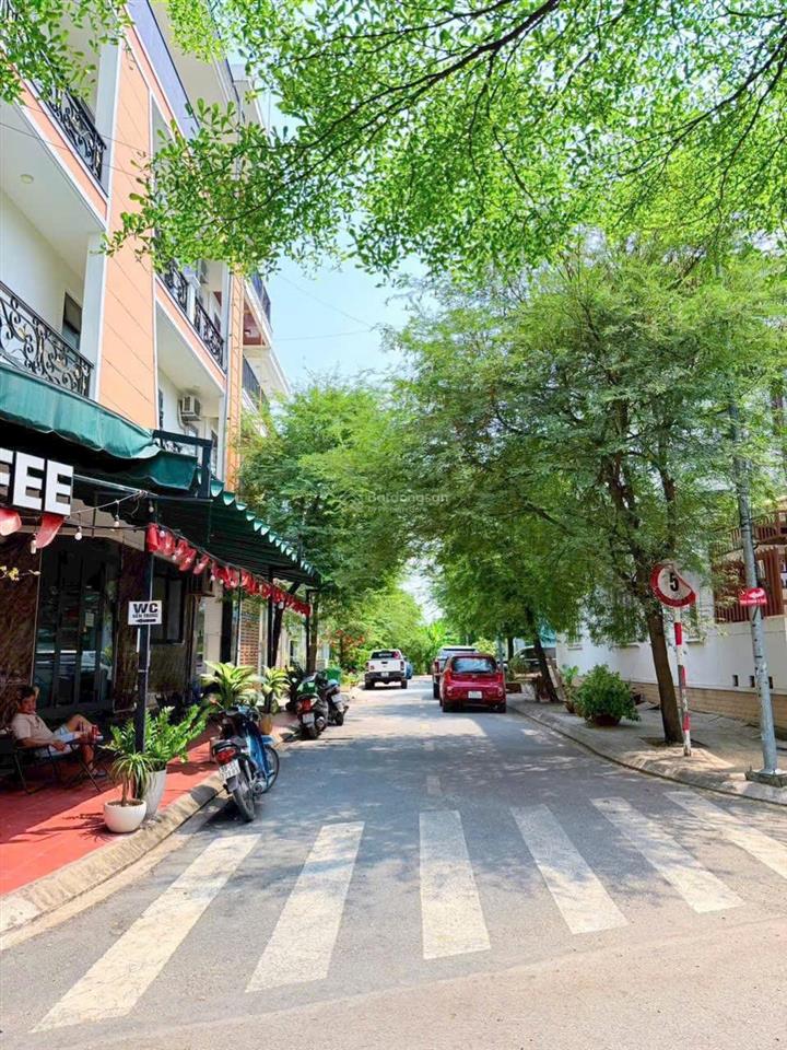 Kẹt tiền bán gấp ngân hàng sát rạt lô đất mặt tiền rạch hẻm 52 vườn lài 5mx23m
