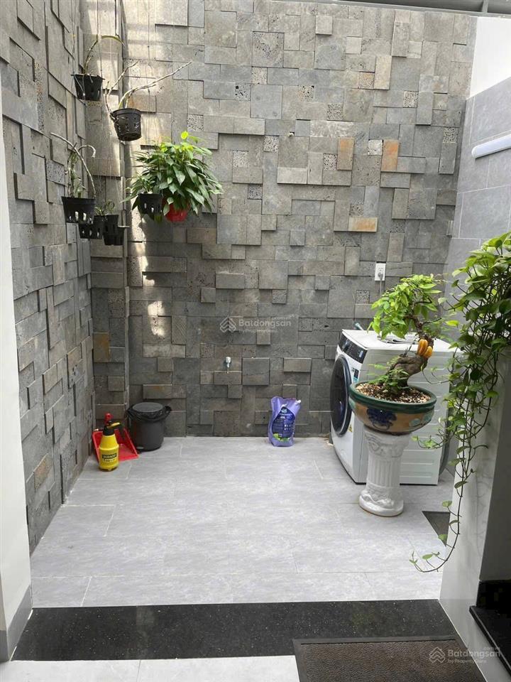 Cho thuê nhà nguyên căn 1 trệt 3 lầu hẻm 92 vườn lài, an phú đông 4mx17m