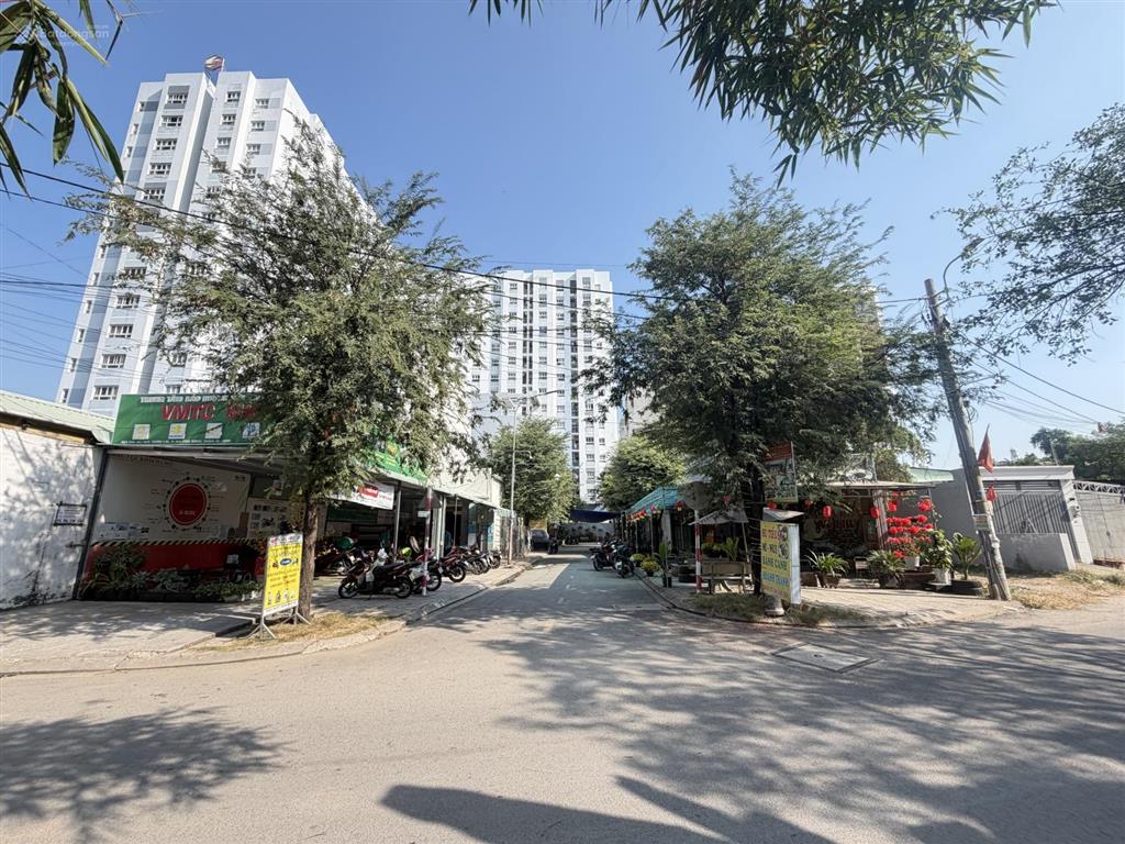 Cho thuê nhà nguyên căn 1 trệt 3 lầu hẻm 92 vườn lài, an phú đông 4mx17m
