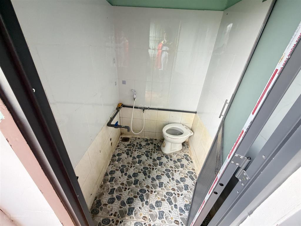 Cho thuê nhà nguyên căn hẻm vườn lài gần công an phường 4x12.5m