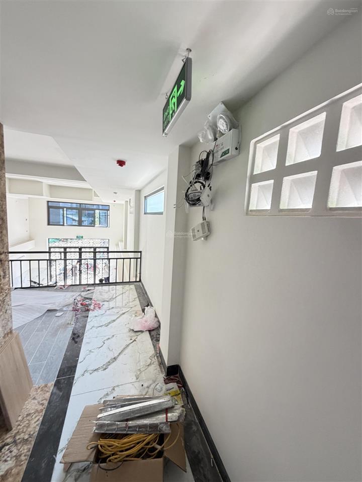 Bán căn hộ dịch vụ dòng tiền 1,260 tỷ/năm hẻm đường vườn lài, 1 lửng 4 lầu 1 tum