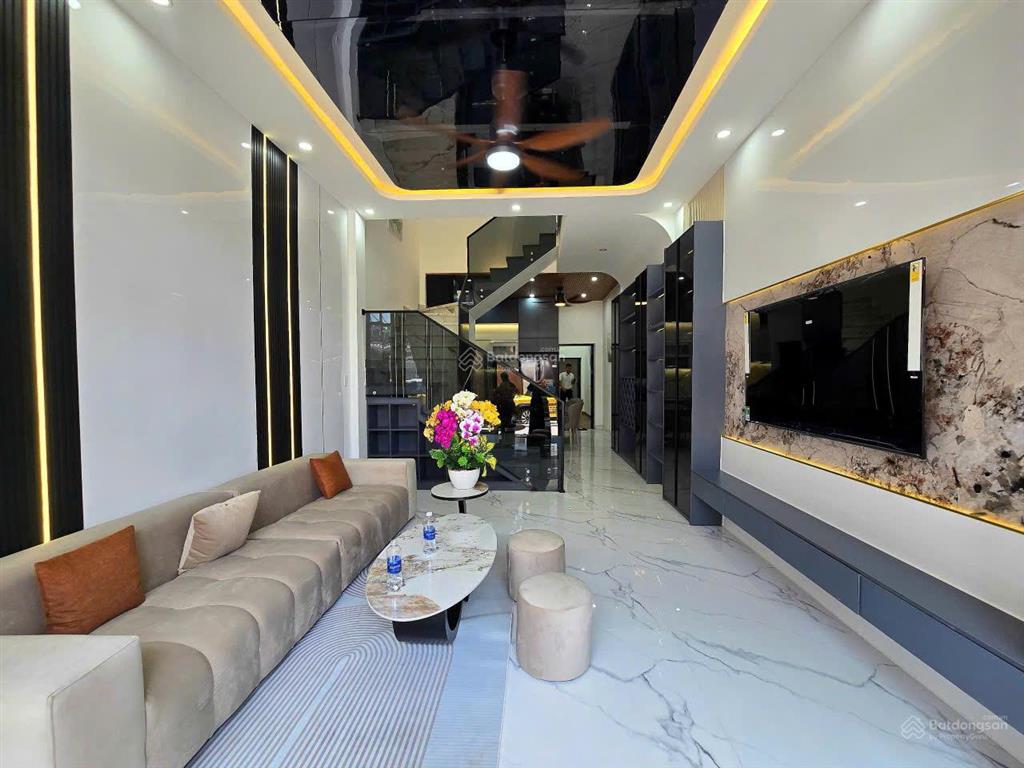 Chào bán nhà 2 tầng kiệt ô tô tôn đản, công năng đầy đủ, full nội thất cao cấp