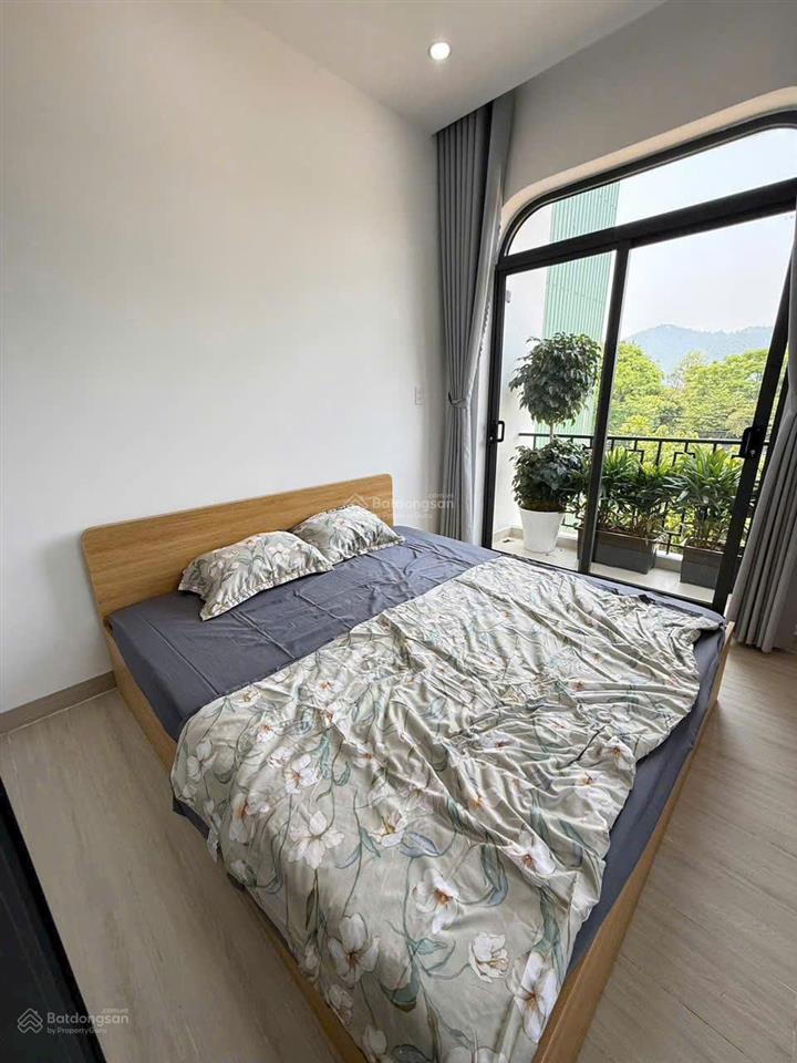 Bán nhà 3 tầng kiệt hoàng văn thái, full nội thất cao cấp, chưa qua đầu tư