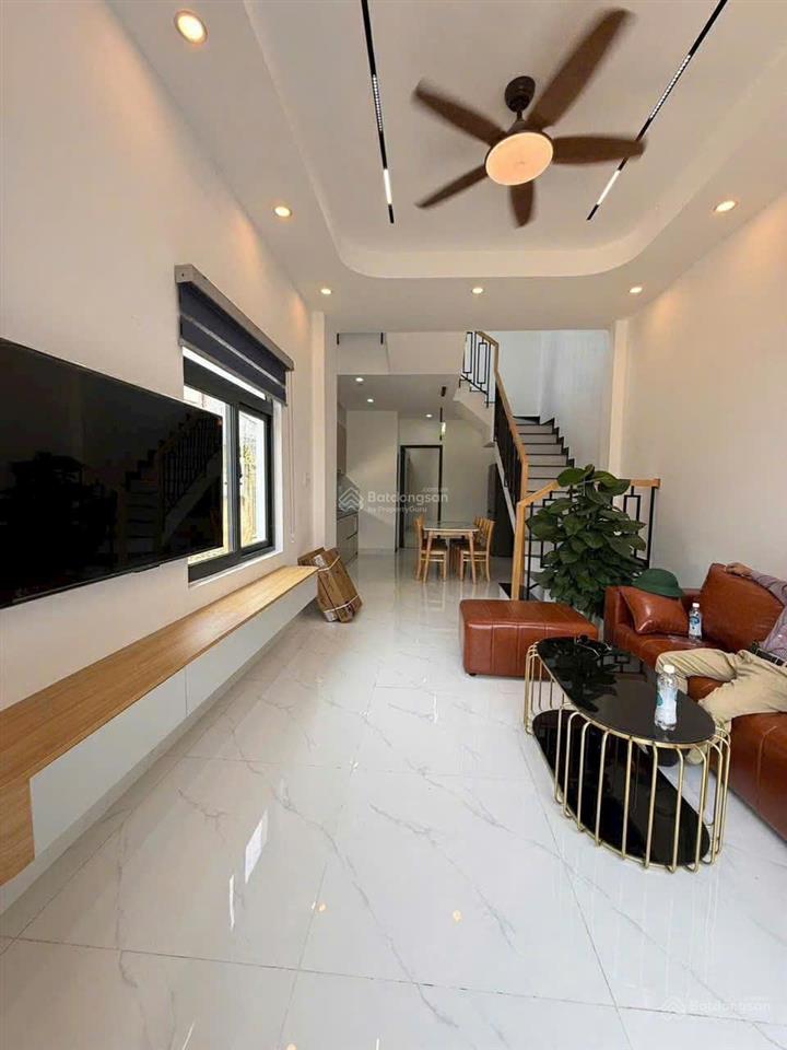 Bán nhà 3 tầng kiệt đường hoàng văn thái, nhà mới xây kiên cố, dọn vào ở ngay