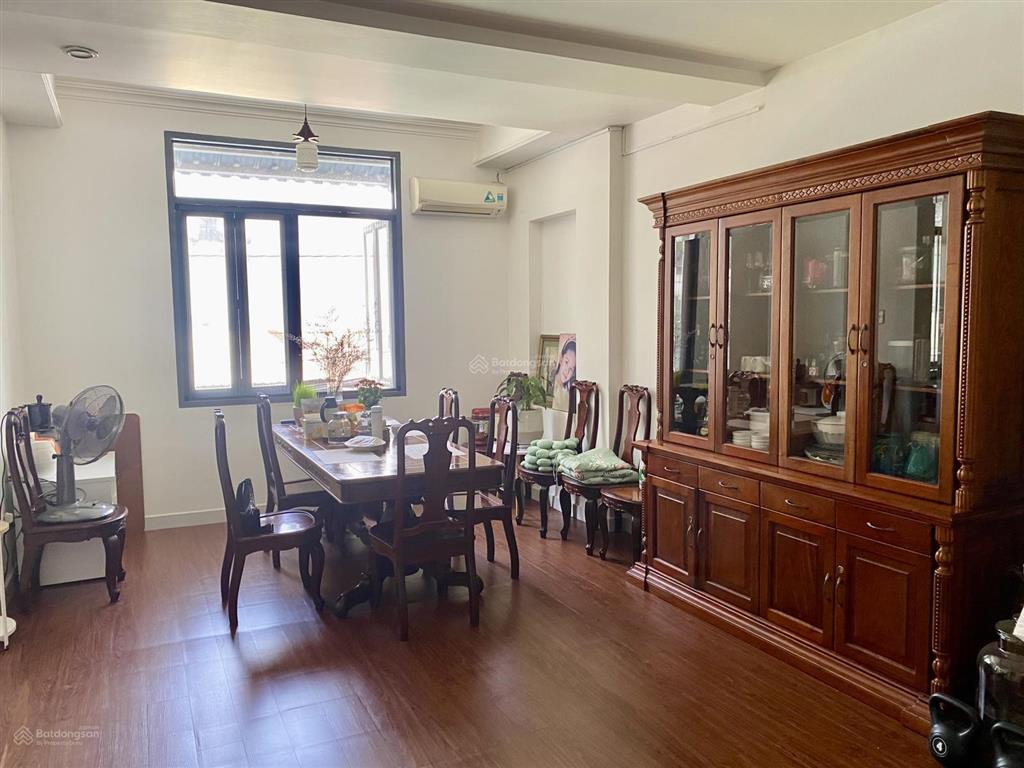 Cho thuê tầng 1 nhà riêng (căn hộ độc lập), dt 81m2 (6,5m x 12,5m), cách sân bay tsn 500m