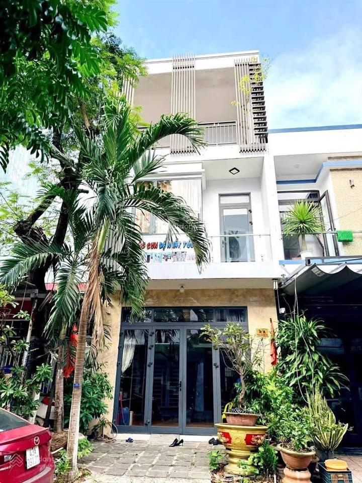 Bán gấp nhà 3 tầng mt hoà minh 14