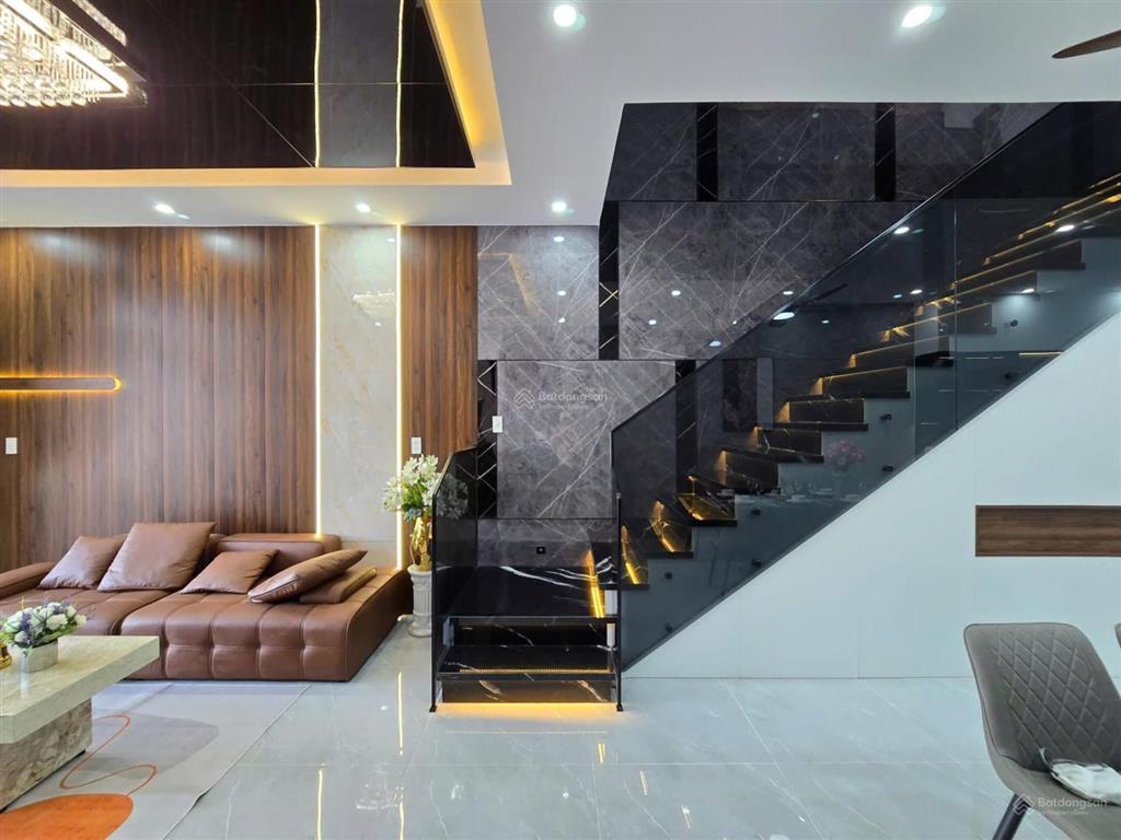 Bán căn nhà mới full nội thất mt hồ tùng mậu