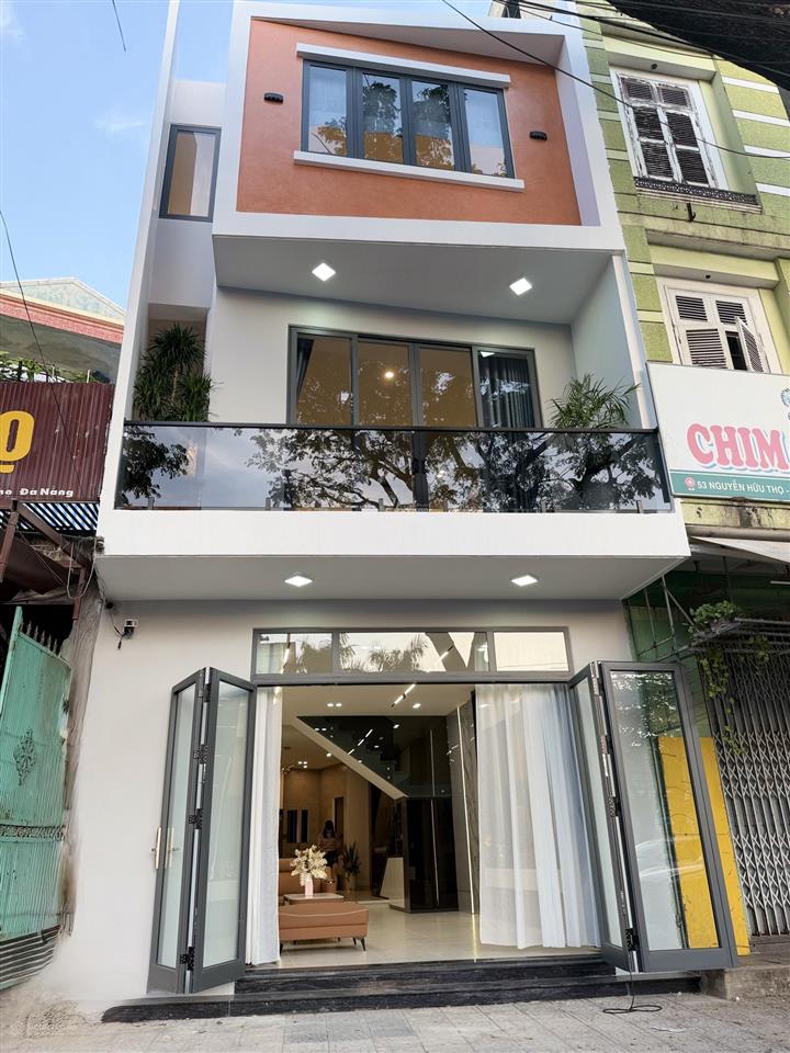 Bán siêu phẩm nhà 3 tầng mới full nội thất mt nguyễn hữu thọ gần sân bay